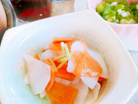 甘さが美味しい♡蕪と柿の酢の物